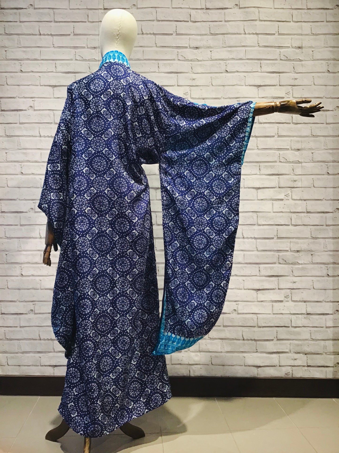 Sapphire Menelaus Silk Kimono - Violet Elizabeth