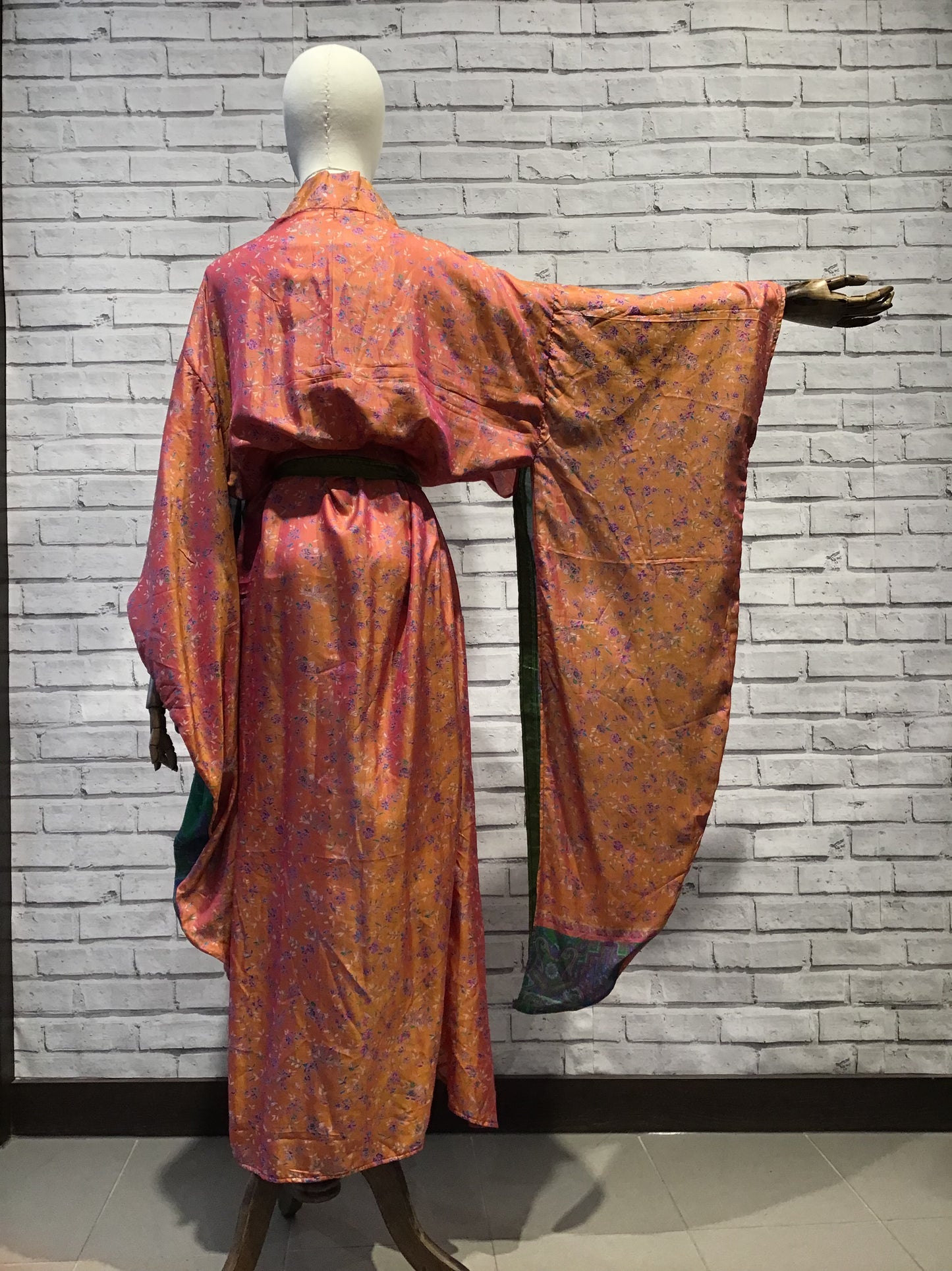 Luminescent Liana Silk Kimono - Violet Elizabeth
