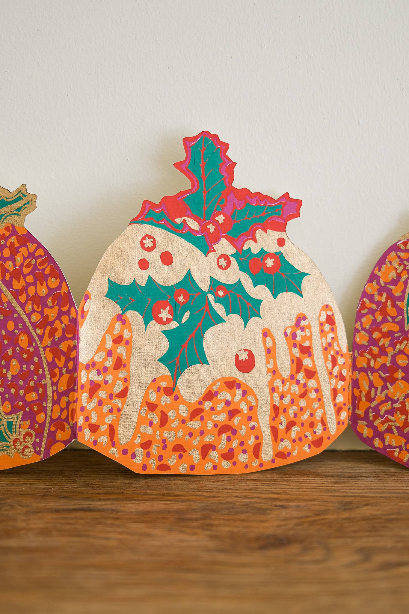 Christmas Puddings Concertina Garland - Violet Elizabeth -
