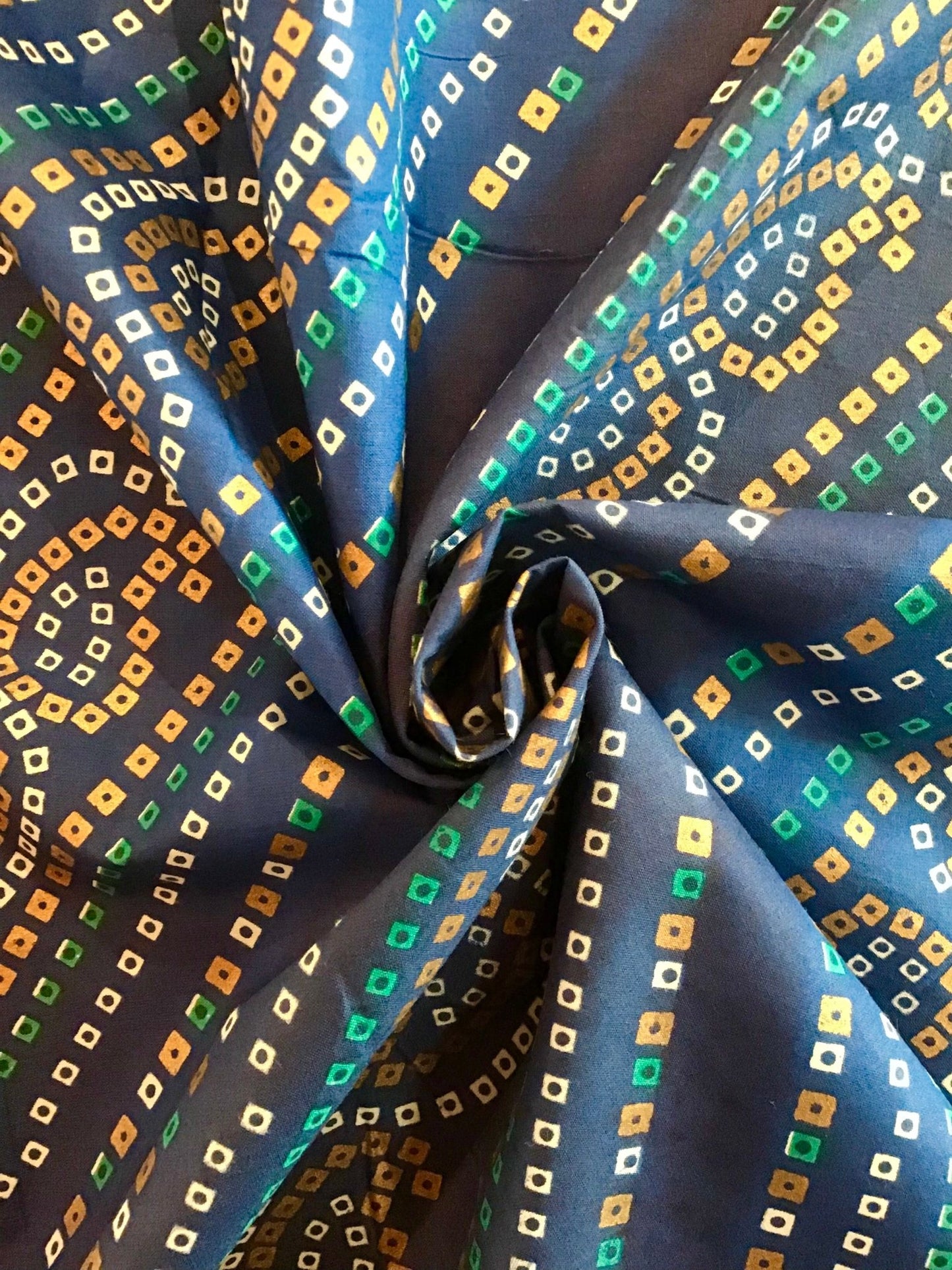 Dark blue diagonal print in gold and white Screen Printed Fabric 100% Cotton - Violet Elizabeth - Haberdashery