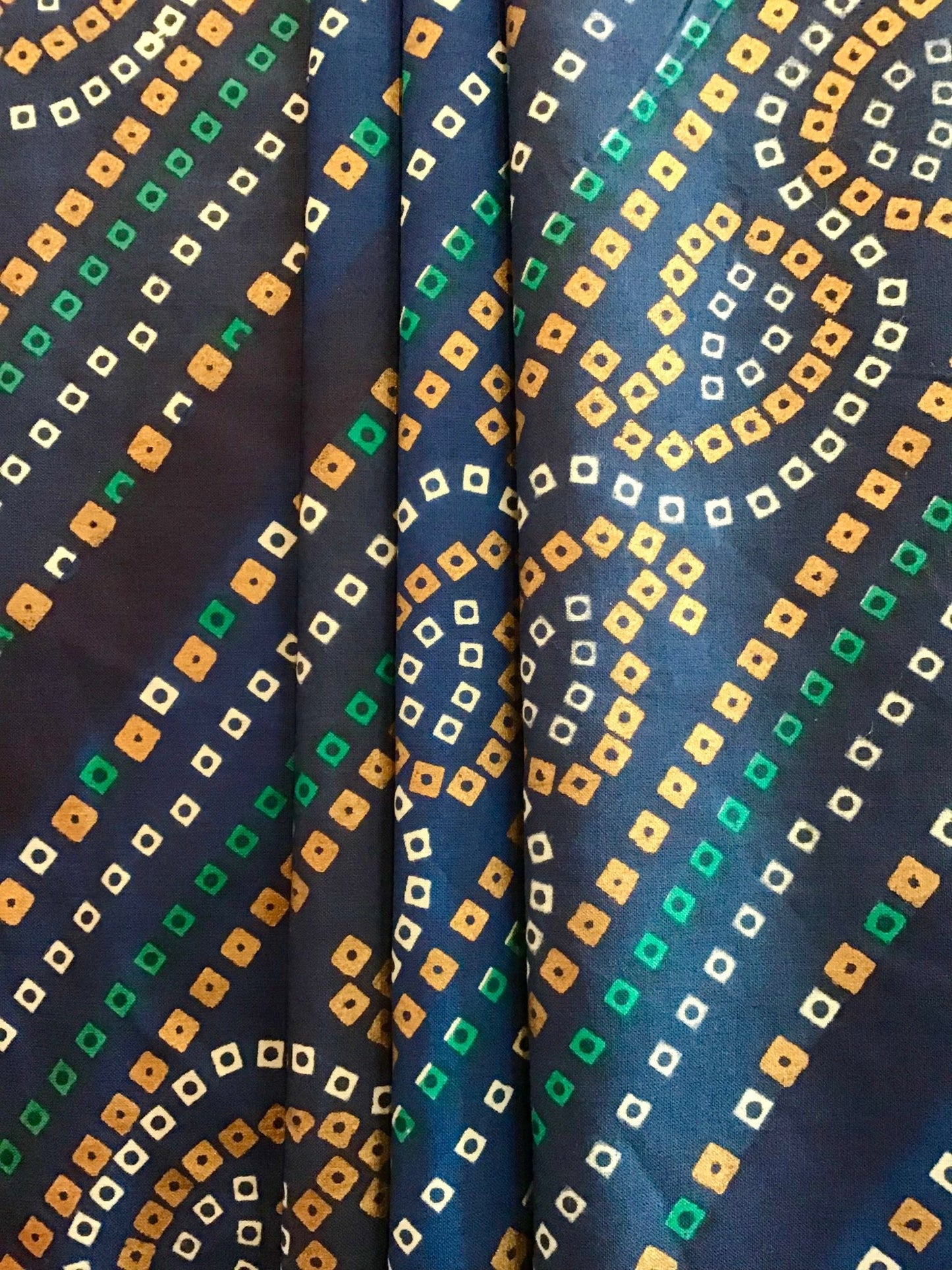 Dark blue diagonal print in gold and white Screen Printed Fabric 100% Cotton - Violet Elizabeth - Haberdashery