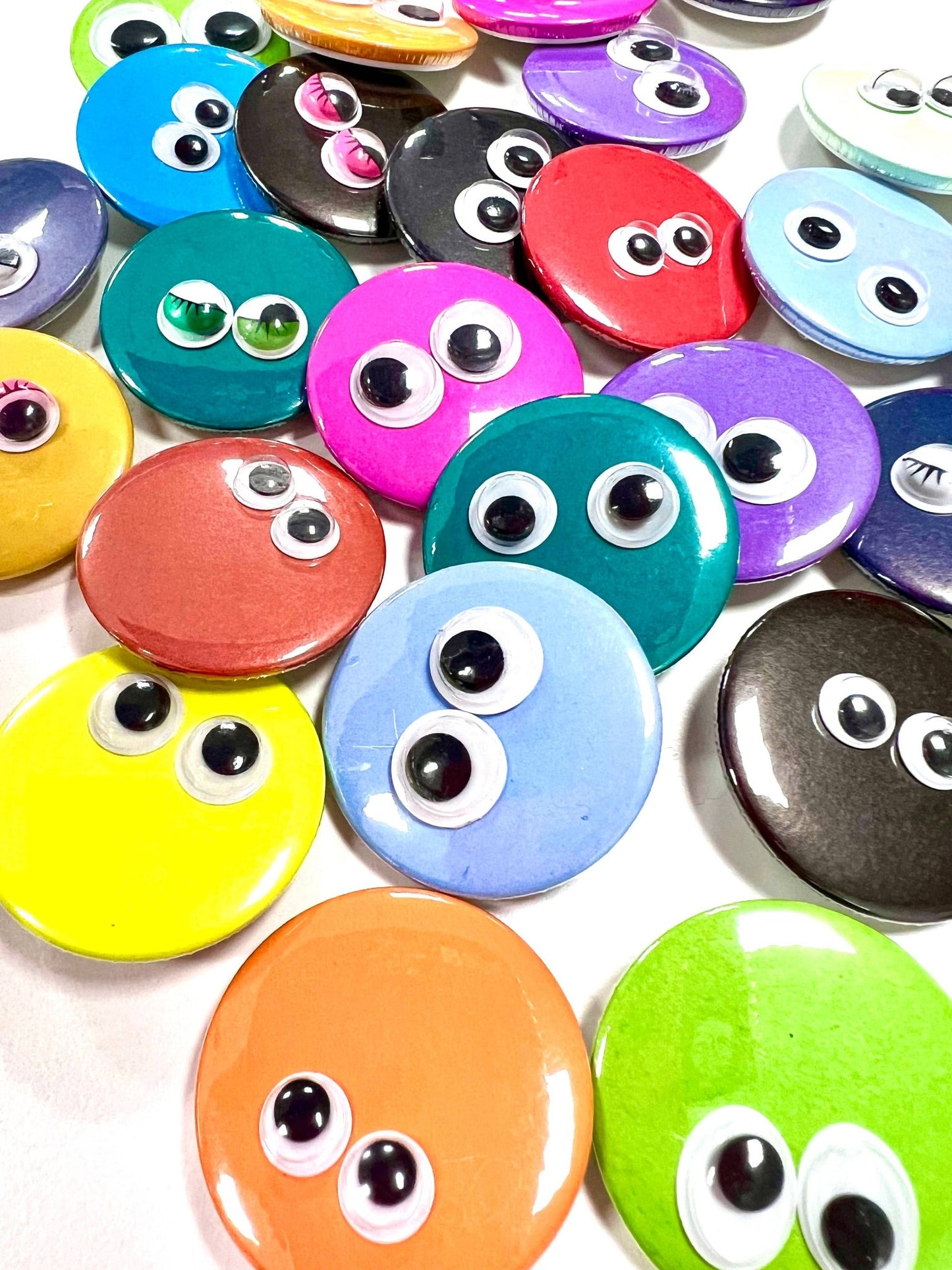 Googly Eye Button Pin Badge assortment - Violet Elizabeth -