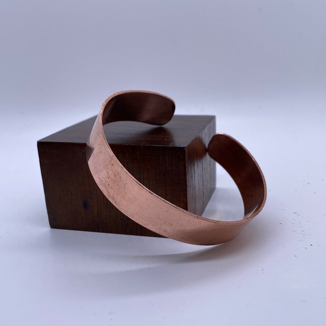 Hammered Rose Brass bangle - Violet Elizabeth - Jewellery