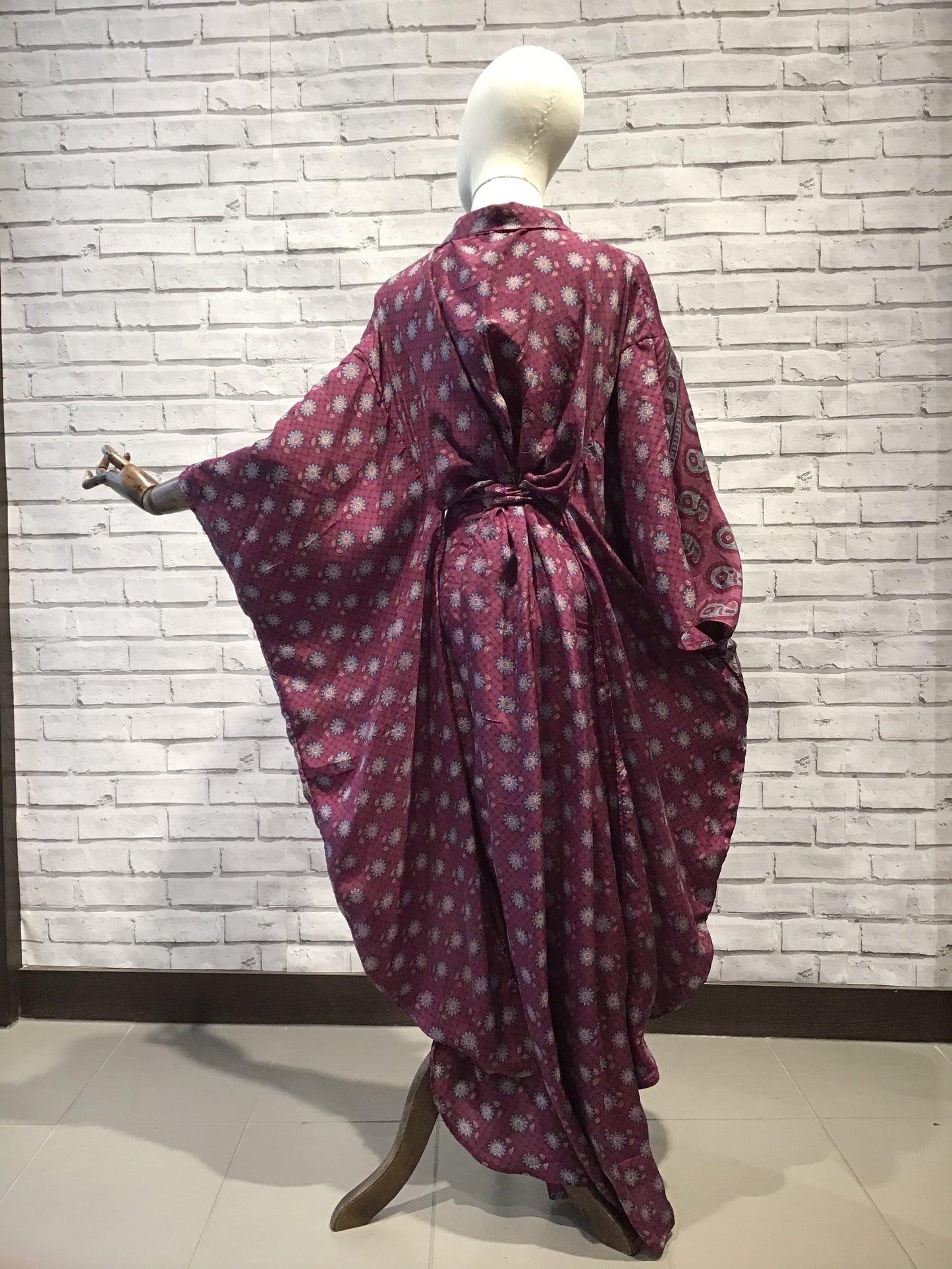 The Mulberry tree silk kimono - Violet Elizabeth