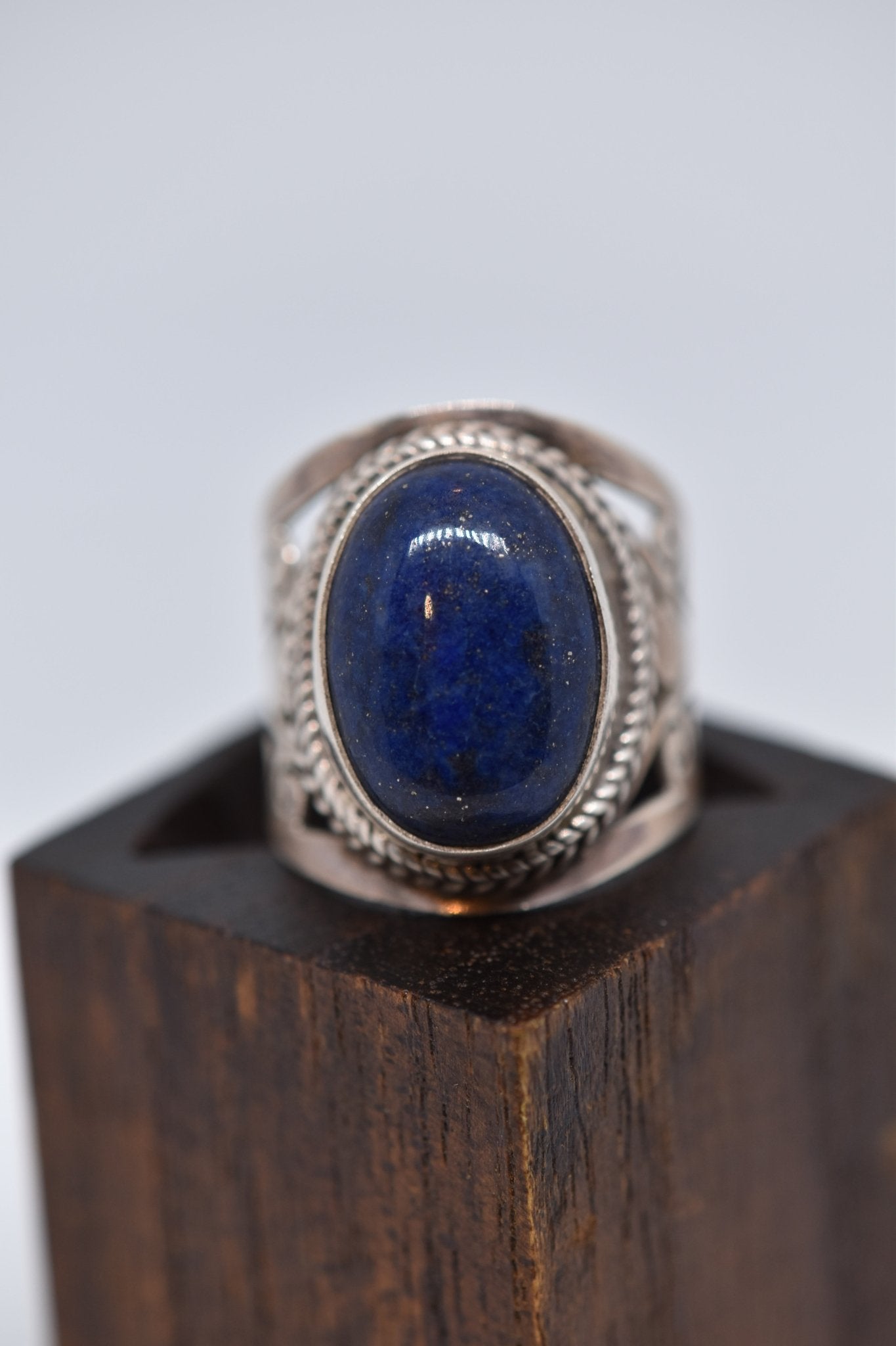 Inanna's Ring - Violet Elizabeth -