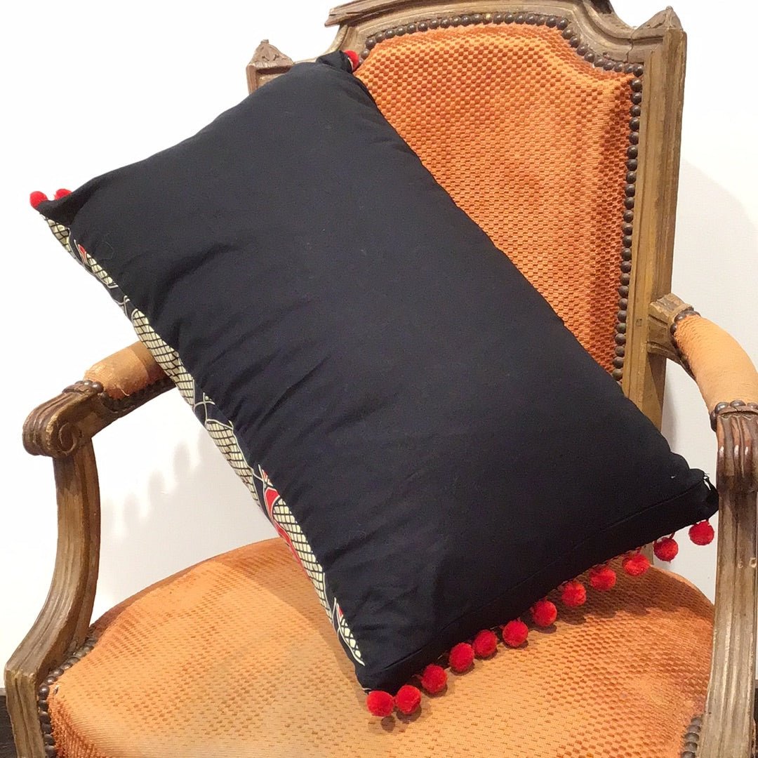 Intertwined Rings Lumbar Cushion - Violet Elizabeth -