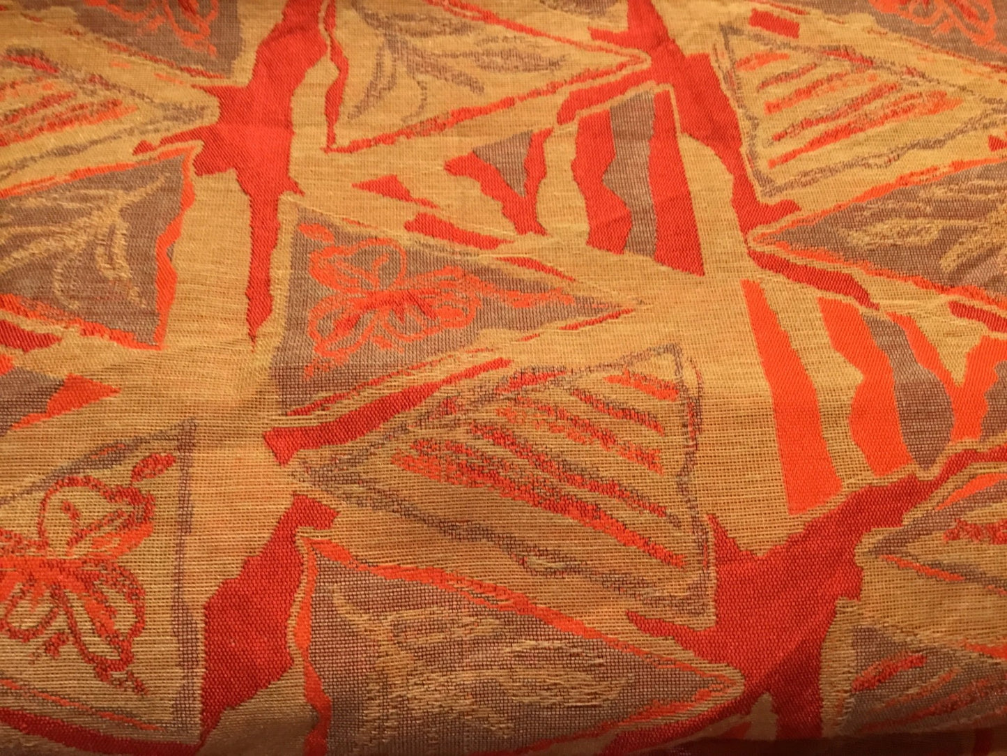 Red jaquard fabric - Violet Elizabeth - Haberdashery