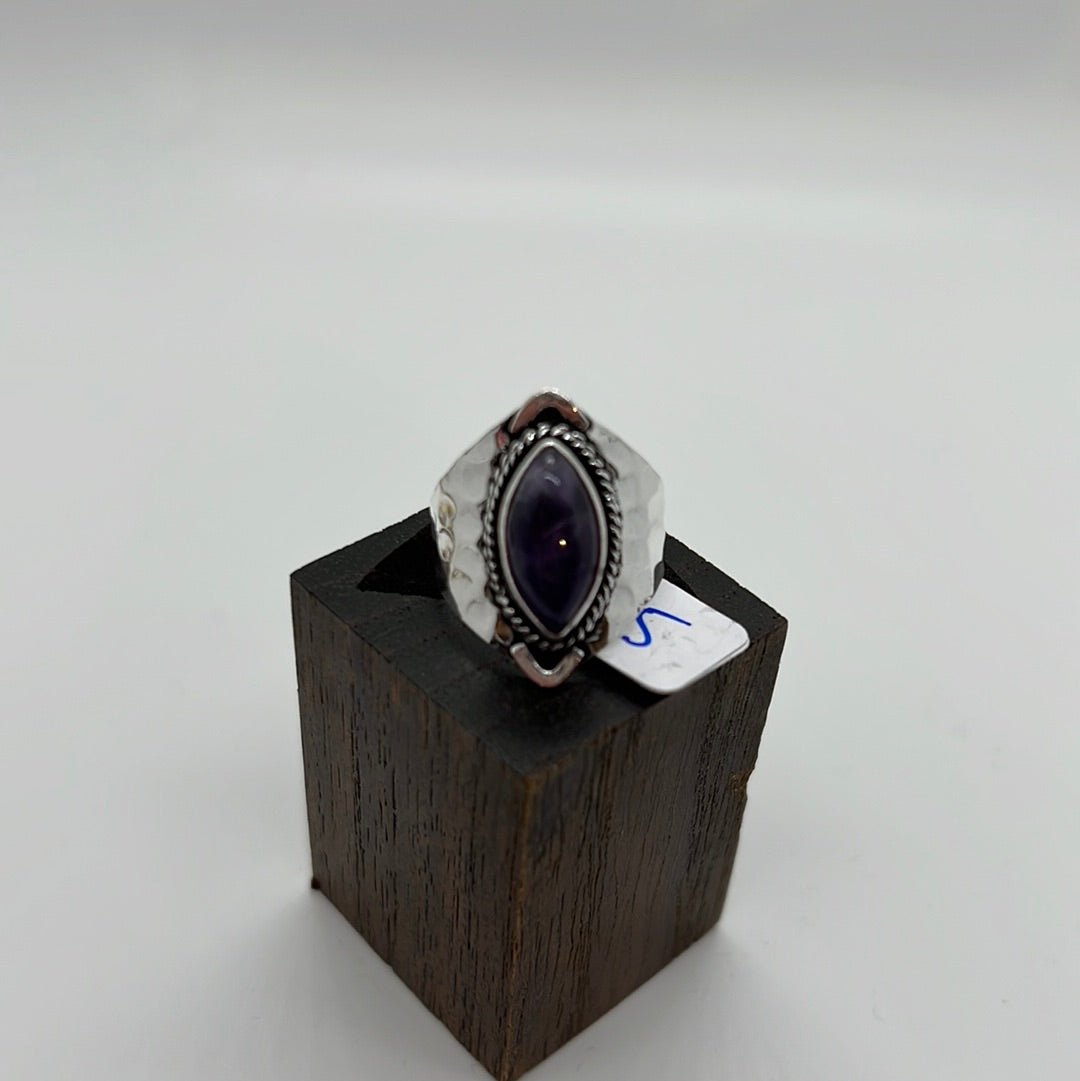 Sparkling Eyes - Violet Elizabeth - Jewellery