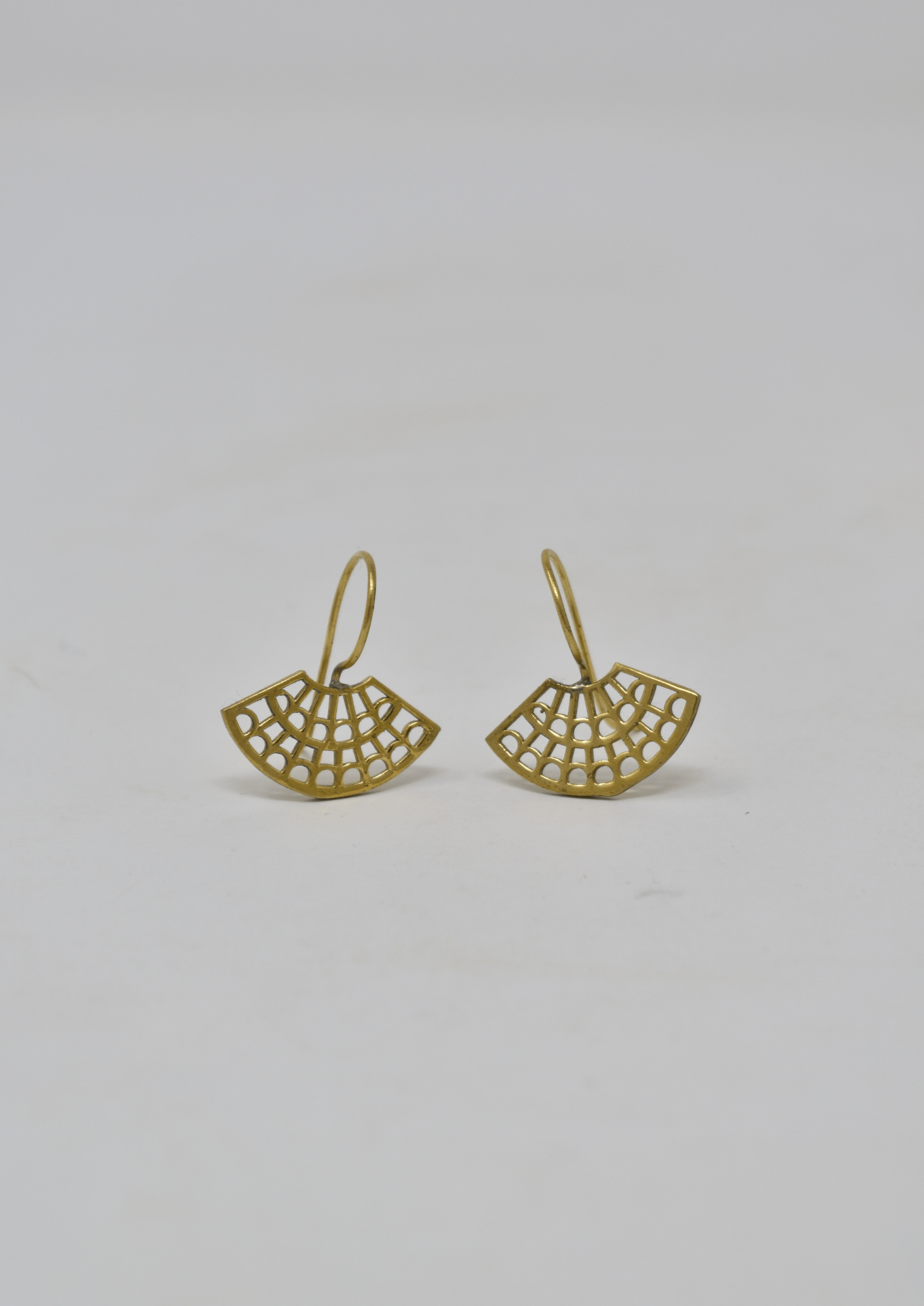 Beehive brass earring - Violet Elizabeth - Jewellery
