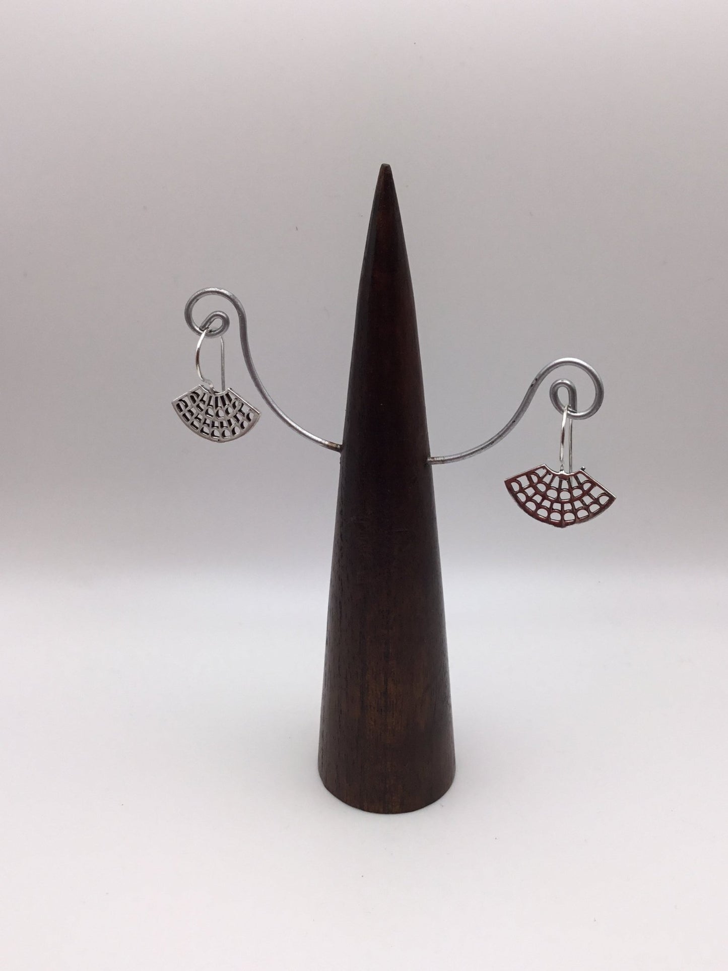 Beehive brass earring - Violet Elizabeth - Jewellery