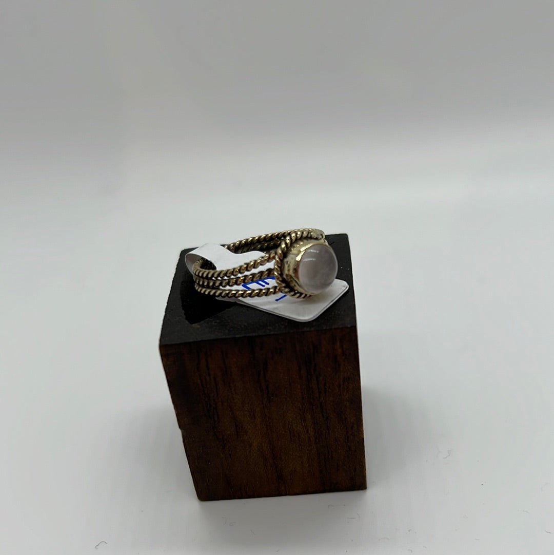 Elvis's quiff Brass Ring: Various Stones - Violet Elizabeth - Jewellery