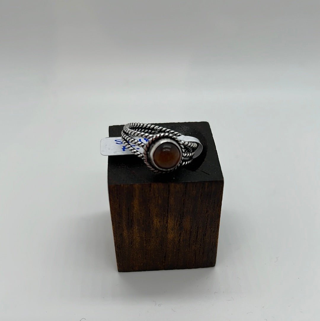 Elvis's quiff Brass Ring: Various Stones - Violet Elizabeth - Jewellery