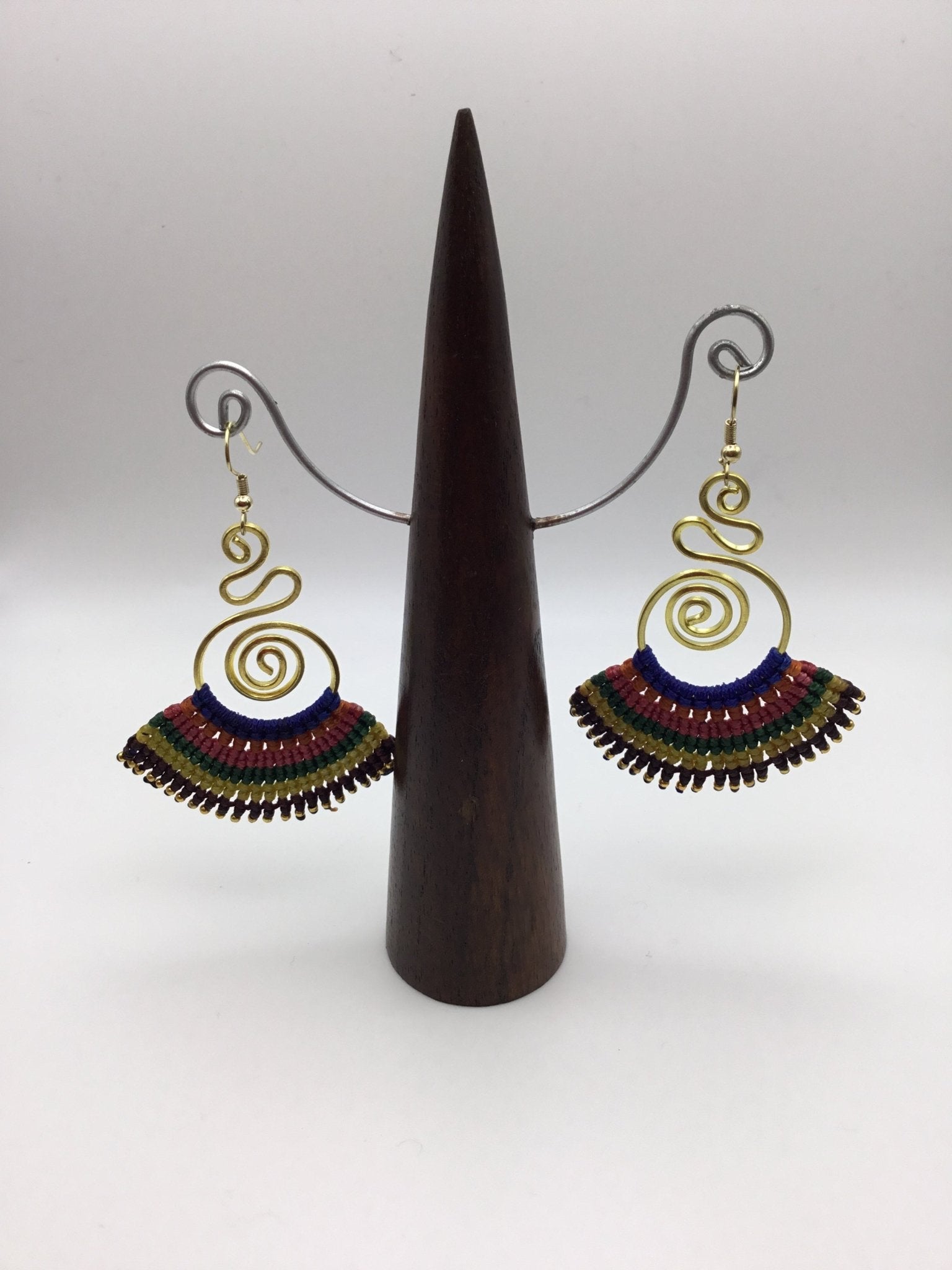Fan Macrame and Brass earrings - Violet Elizabeth - Jewellery