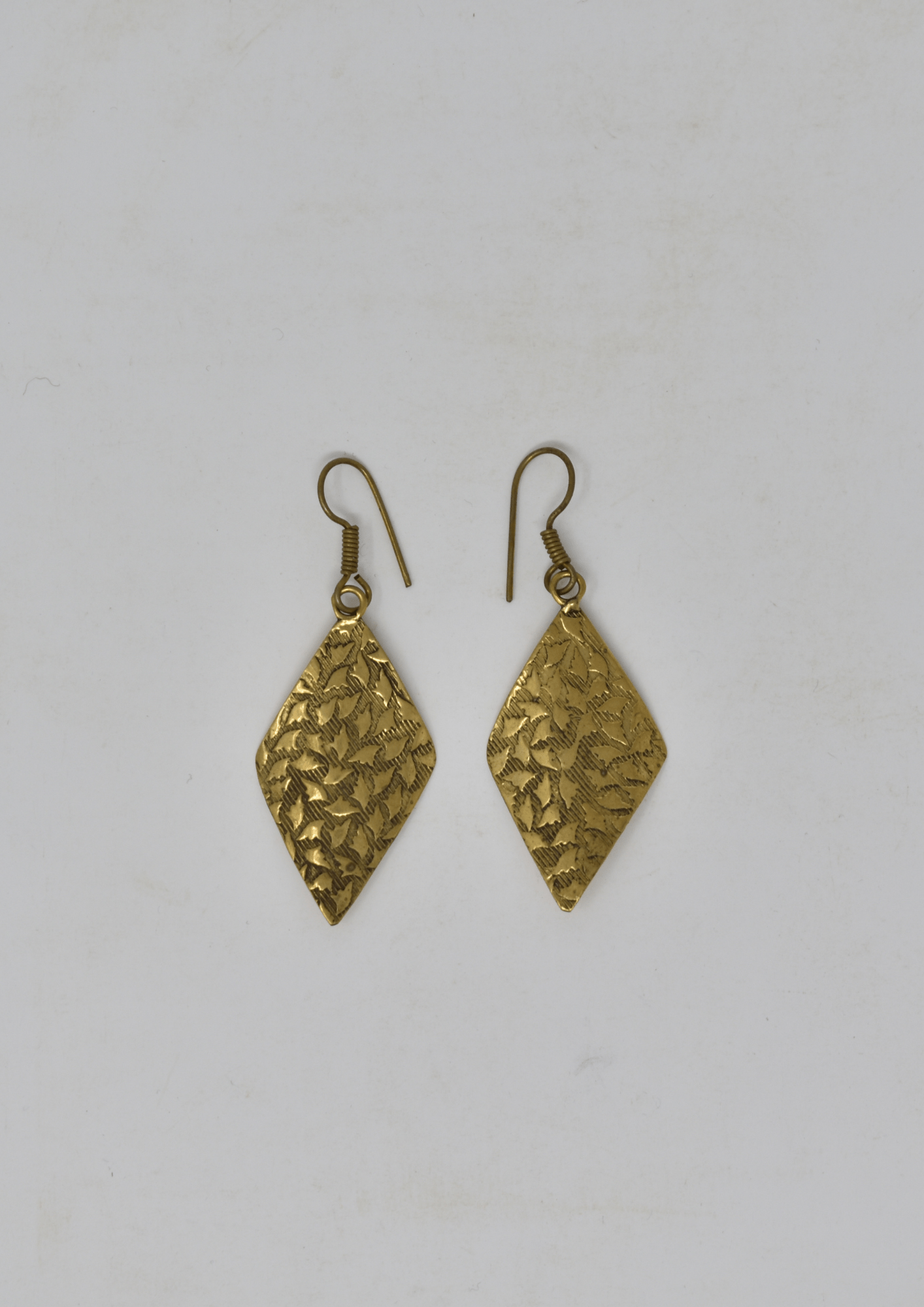 Leaf patterned diamond brass earring - Violet Elizabeth - Jewellery