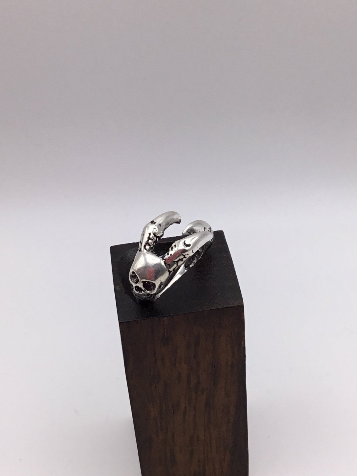 Skull Claw - Violet Elizabeth - Jewellery