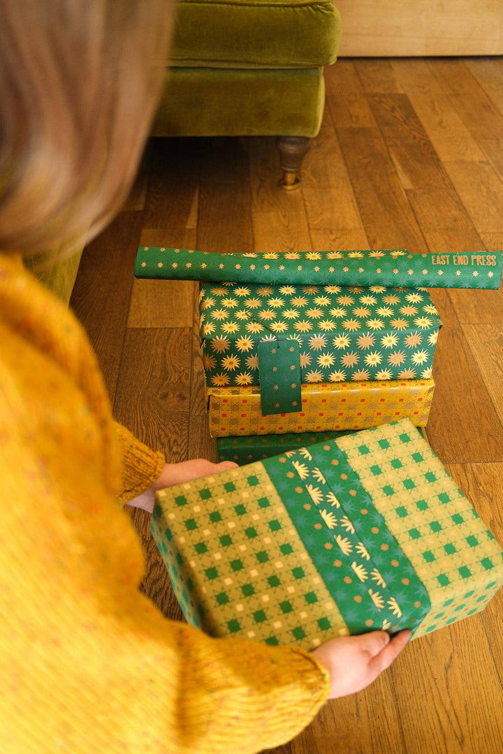 UK/EU: Festive Gift Wrap: Winter's Quilt