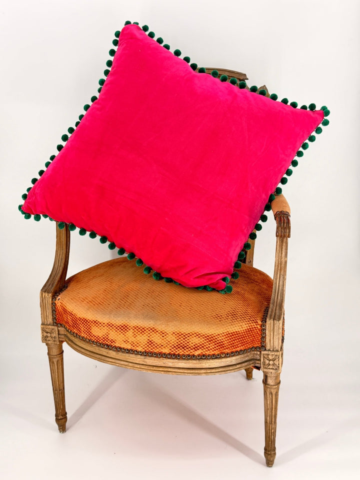 24x24" Cushion 🧡🩷 - Violet Elizabeth - 