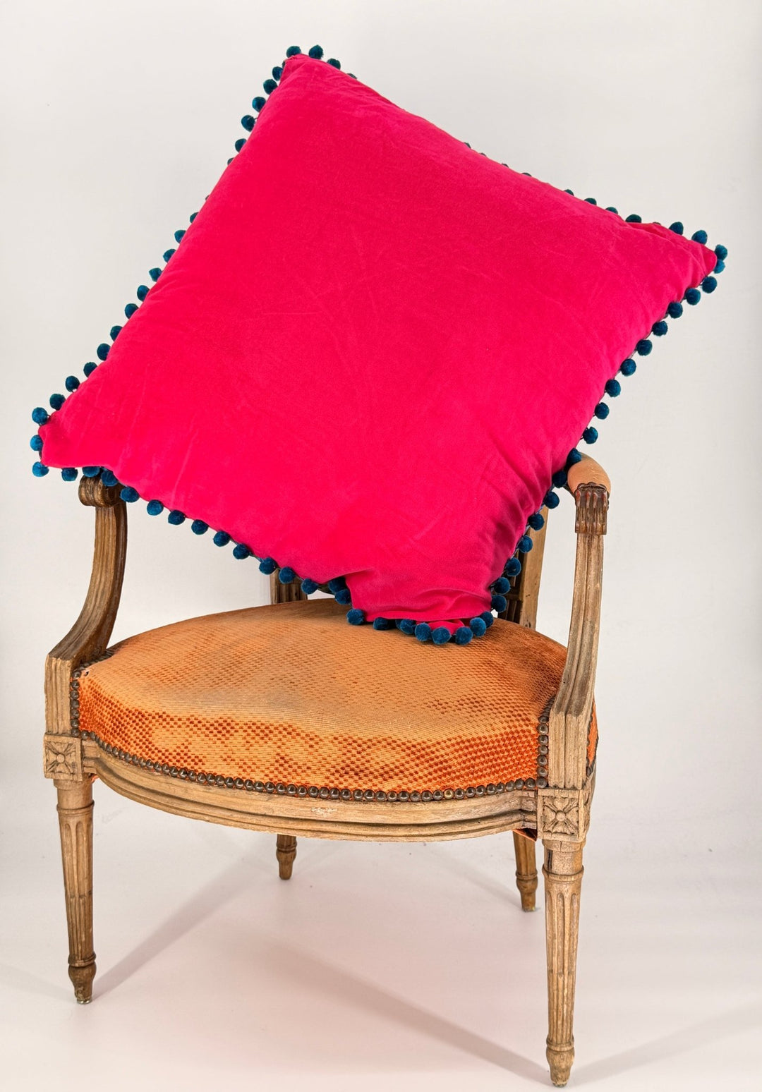 26x26" Cushion 💘 - Violet Elizabeth - 