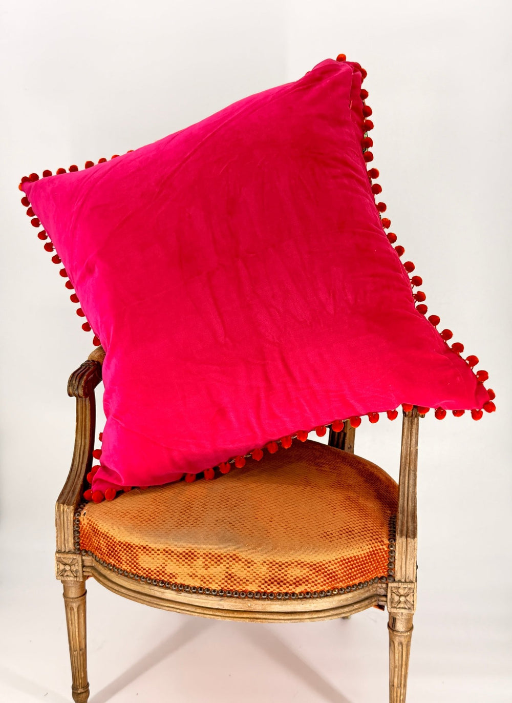 30x30" Cushion 😘 - Violet Elizabeth - 