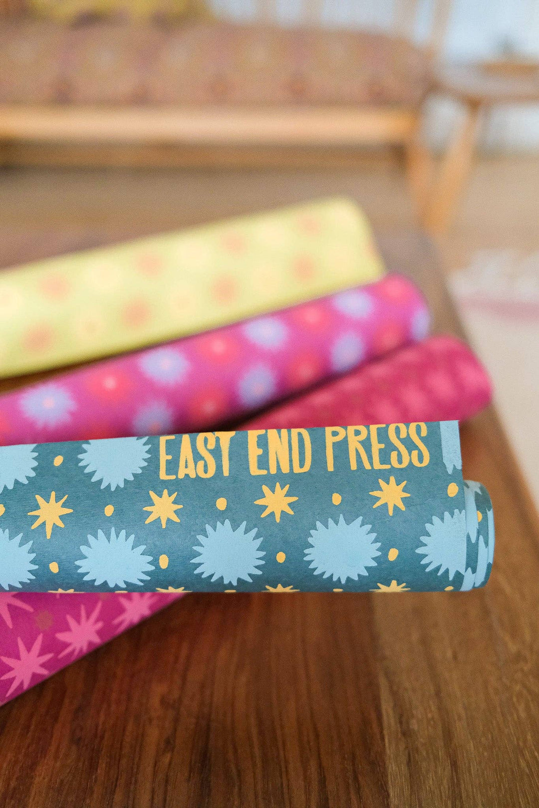 UK/EU: Teal Stars Wrapping Paper
