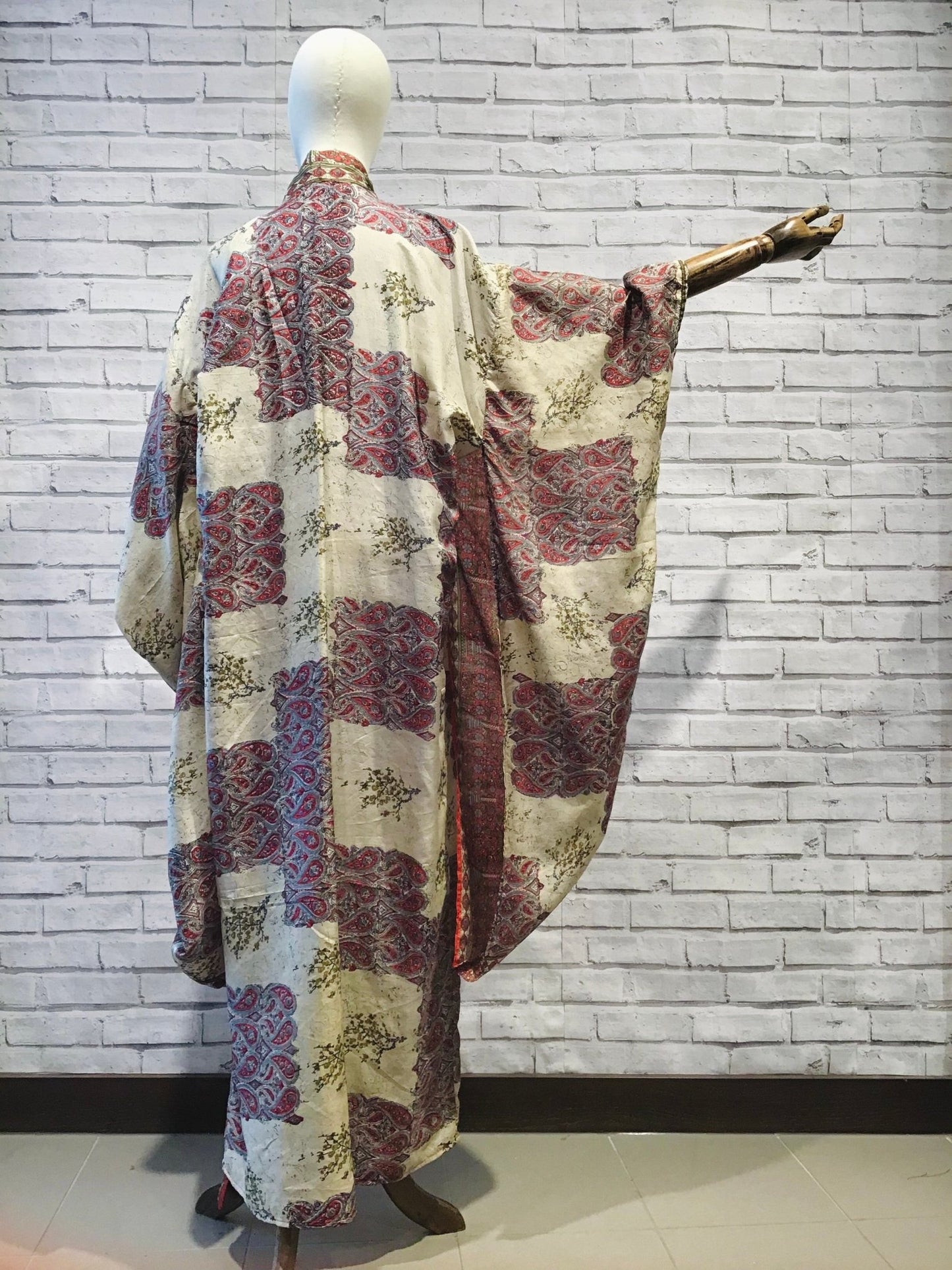 Antique treasure Silk kimono - Violet Elizabeth - Clothing