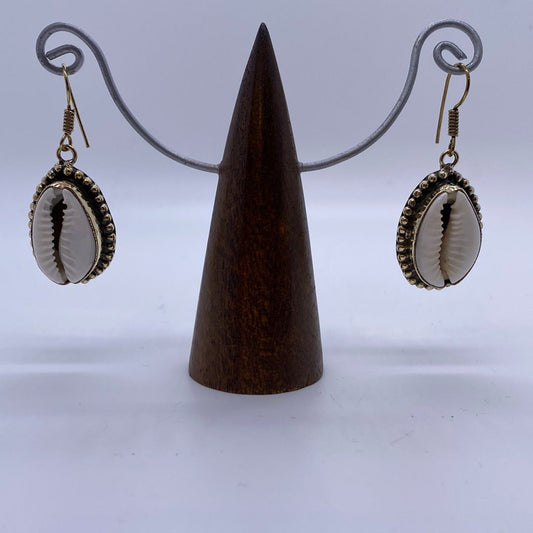 Conch Shell Earrings - Violet Elizabeth - Jewellery