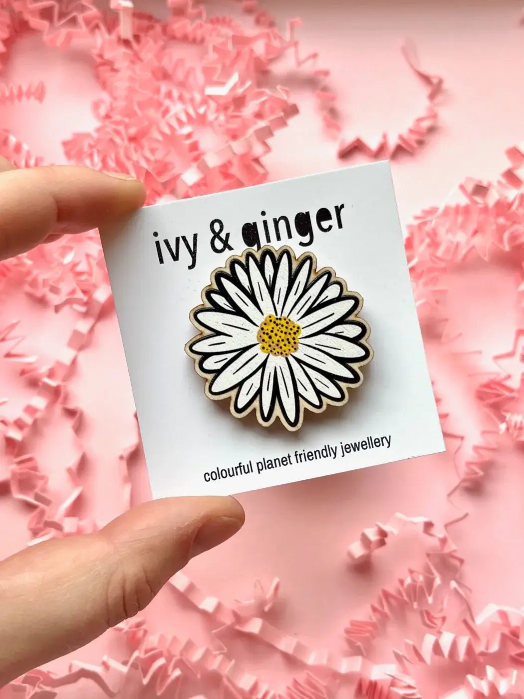 Daisy wooden pin badge brooch eco friendly - Violet Elizabeth - Badge