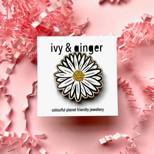 Daisy wooden pin badge brooch eco friendly - Violet Elizabeth - Badge