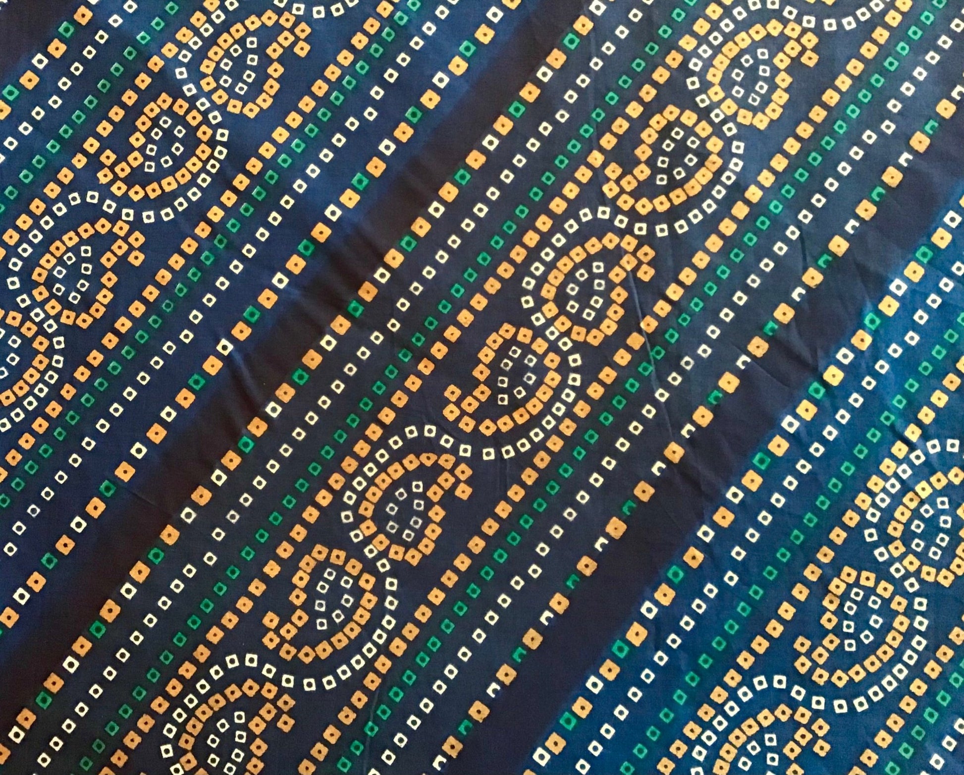 Dark blue diagonal print in gold and white Screen Printed Fabric 100% Cotton - Violet Elizabeth - Haberdashery