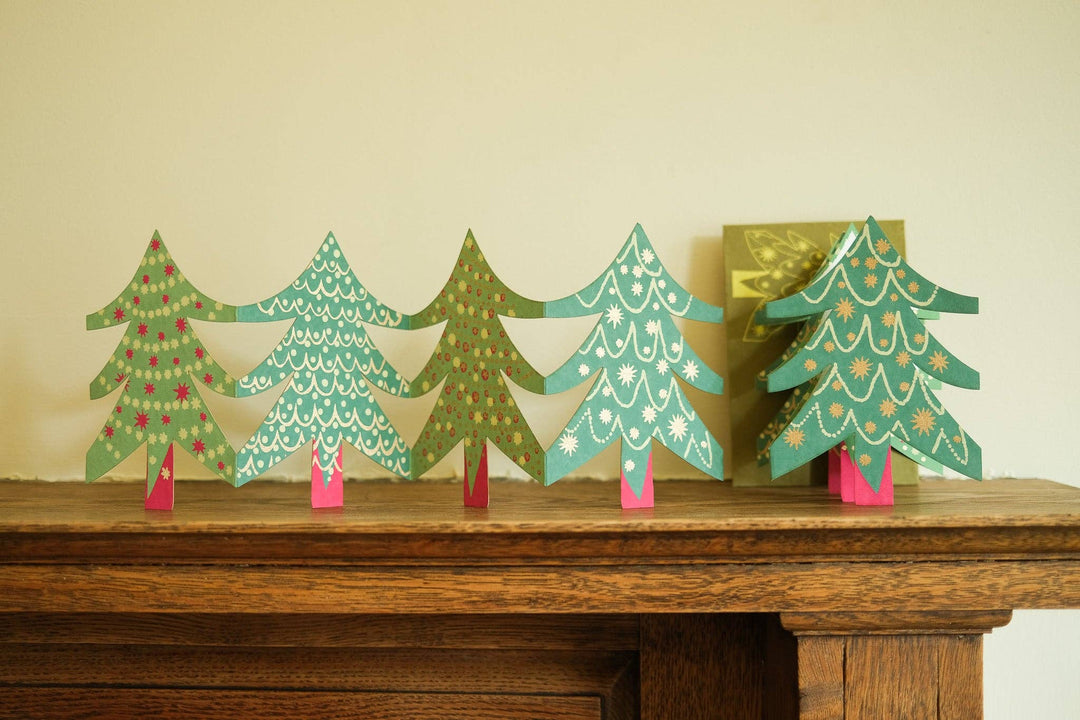 UK/EU: Christmas Tree Concertina Card