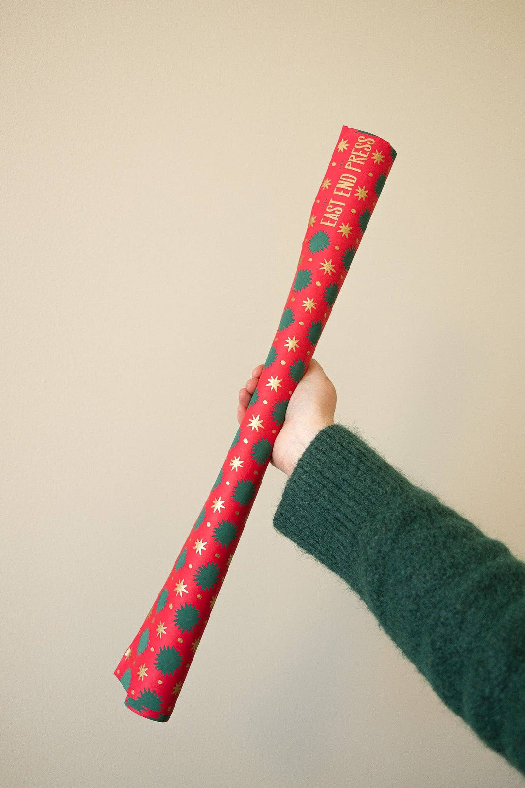 Festive Gift Wrap: Ruby Stars - Violet Elizabeth - 