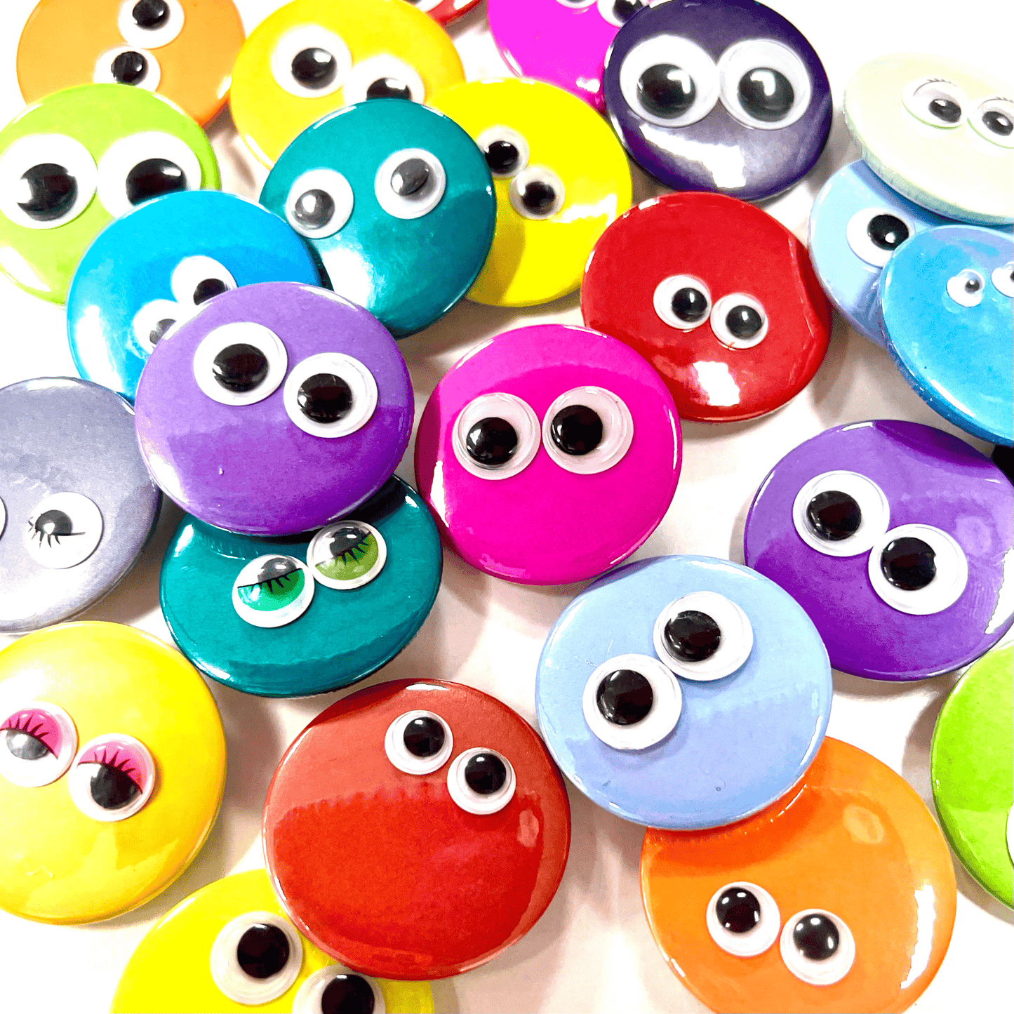 Googly Eye Button Pin Badge assortment - Violet Elizabeth - 