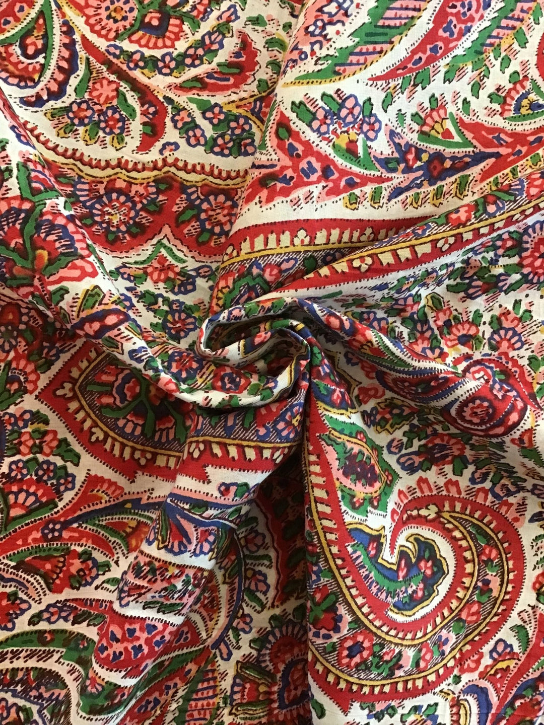 Gypsy floral Screen Printed Fabric 100% Cotton - Violet Elizabeth - Haberdashery