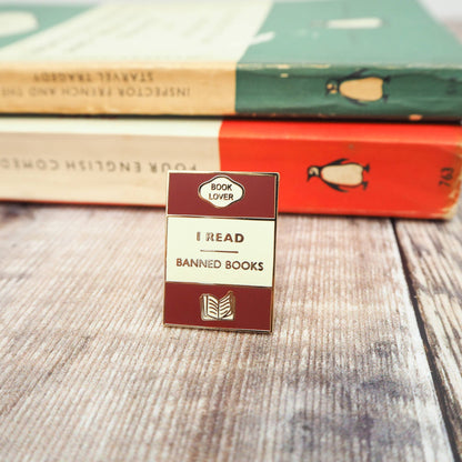 'I Read Banned Books' Book Lover Enamel Pin Badge - Violet Elizabeth - Badge