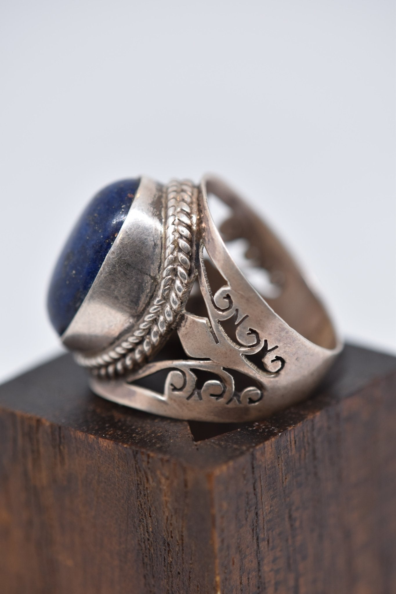 Inanna's Ring - Violet Elizabeth - 