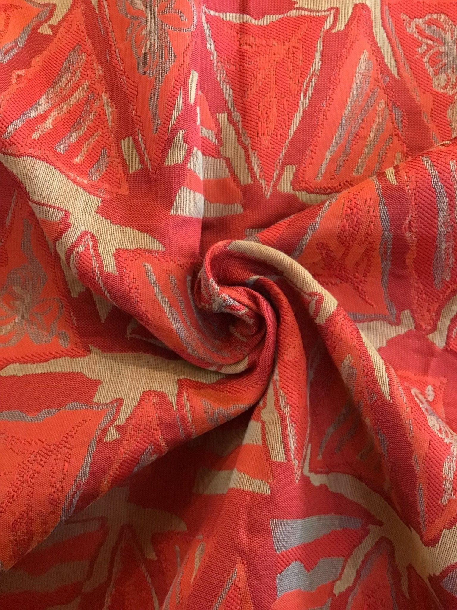 Red jaquard fabric - Violet Elizabeth - Haberdashery