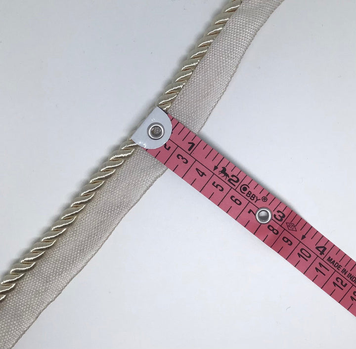 Shining Ivory Piping 30Mm - Violet Elizabeth - Haberdashery