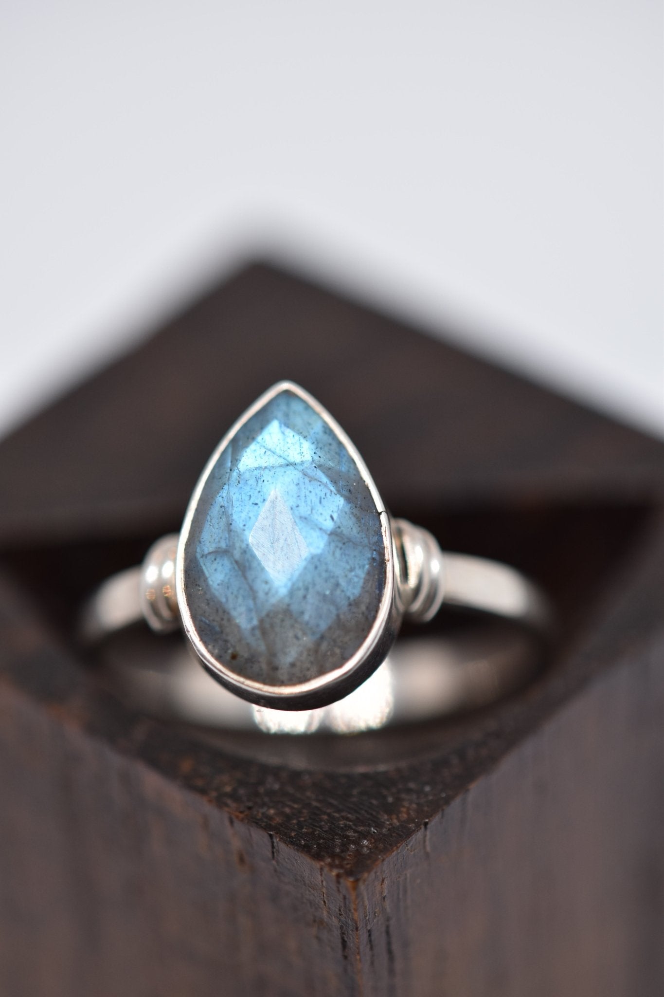 Stone of Magic - Violet Elizabeth - 