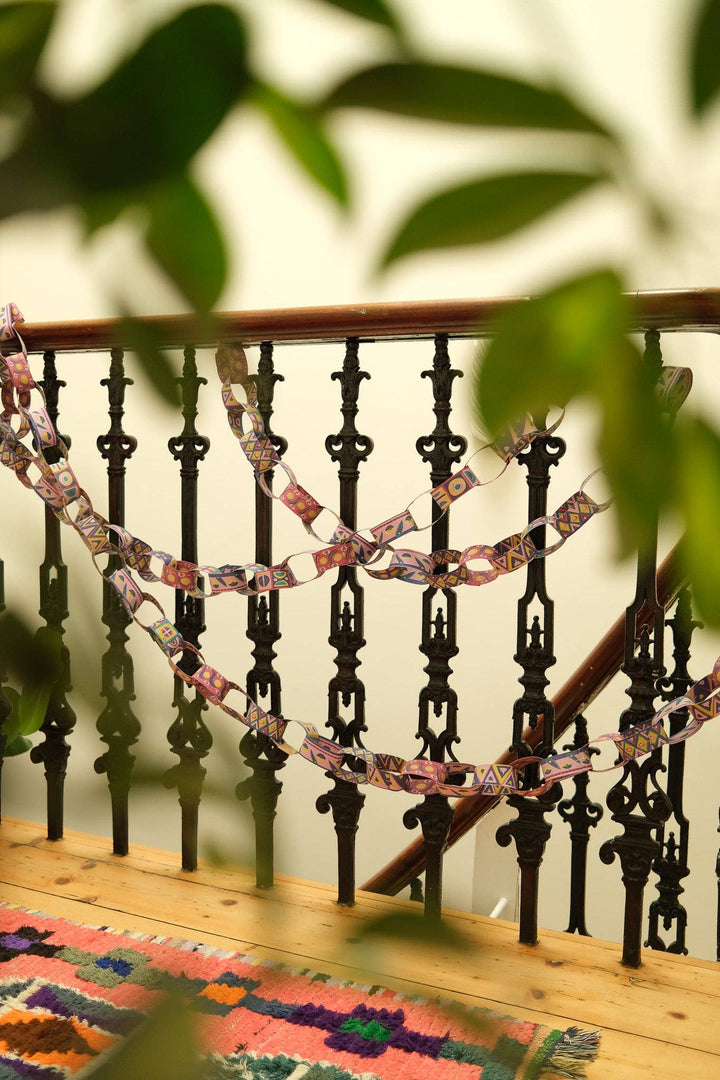 UK/EU: Bloomsbury Paper Chain Kit - Violet Elizabeth - Decor