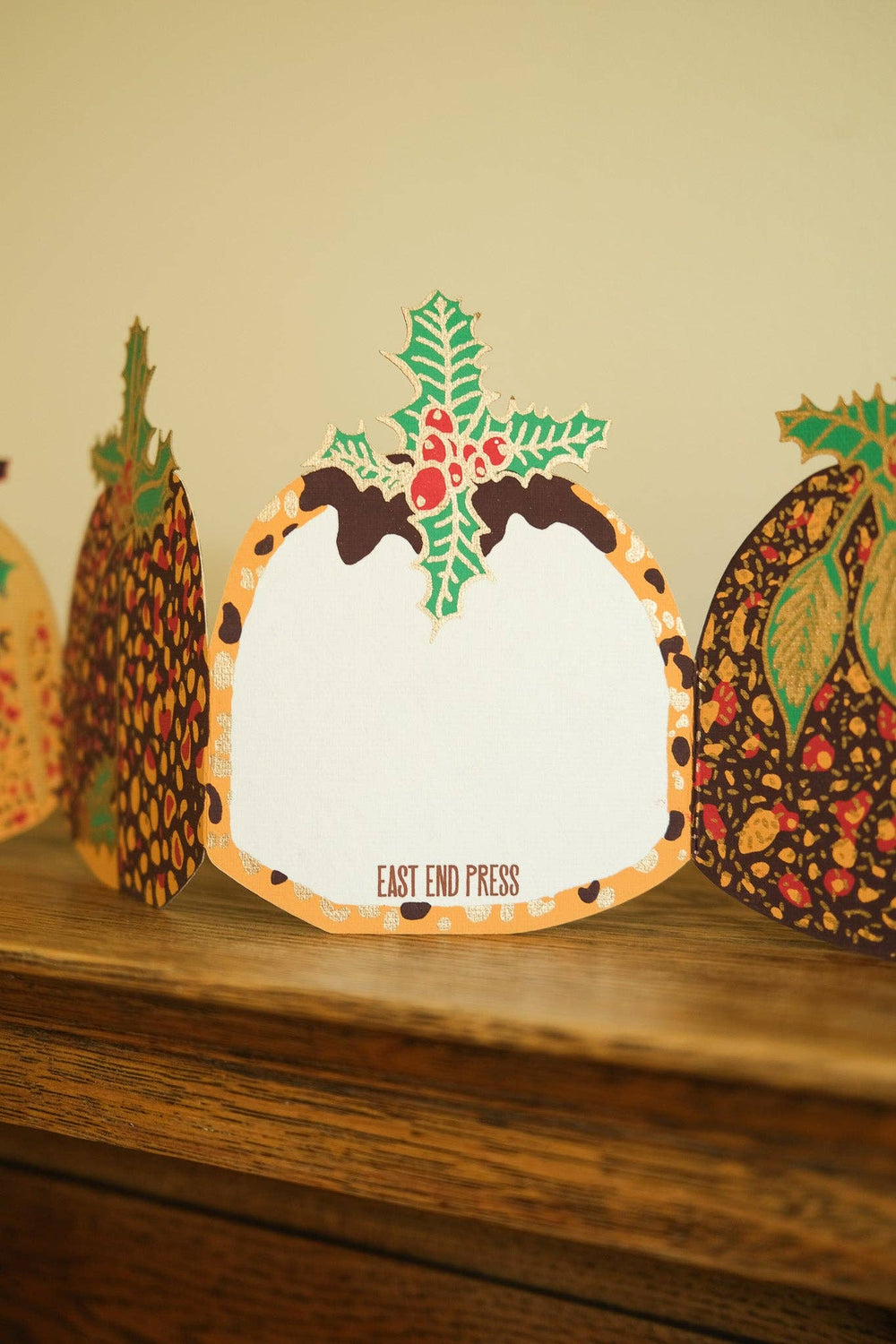 UK/EU: Christmas Pudding Concertina Card - Violet Elizabeth -