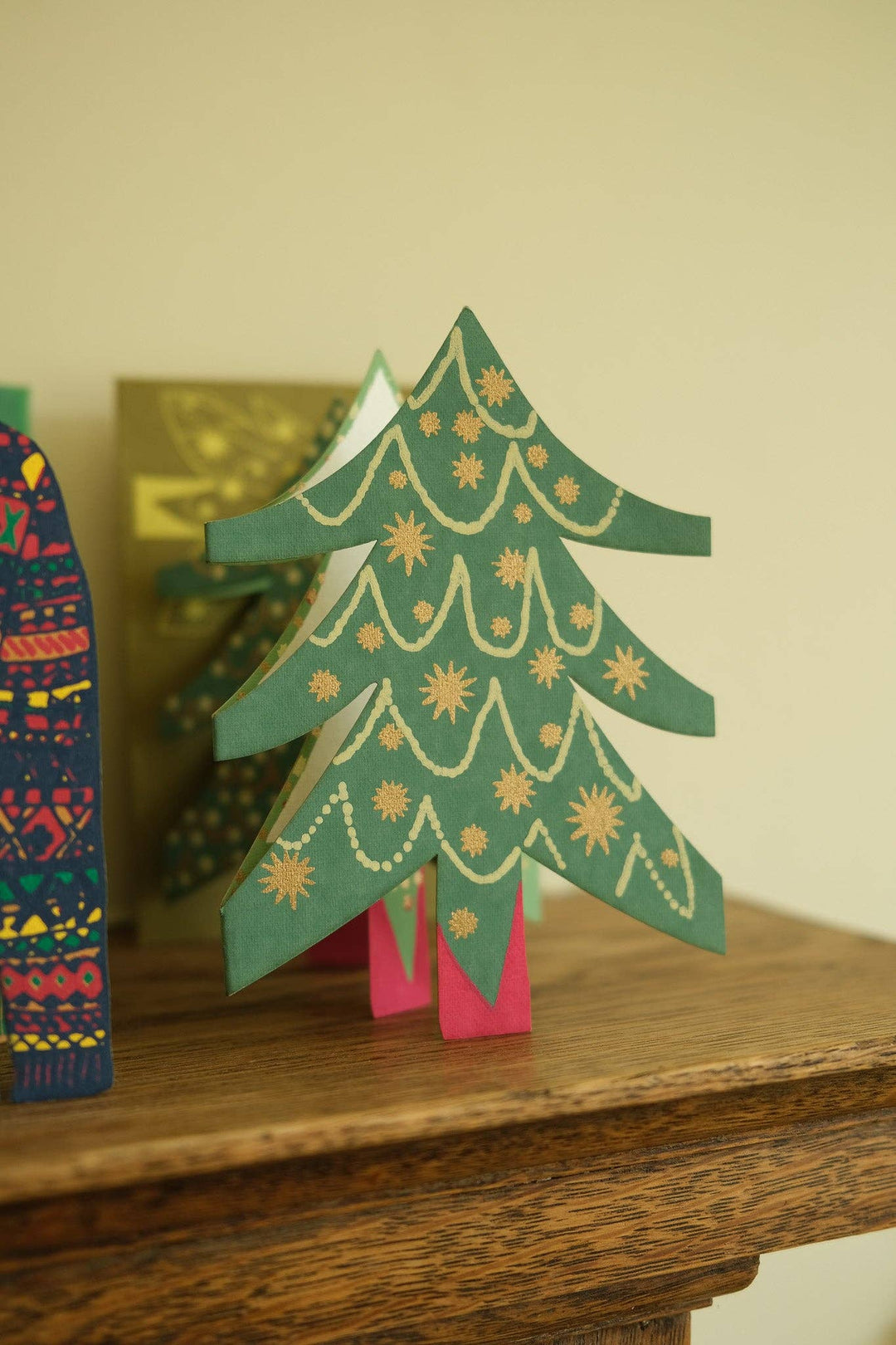 UK/EU: Christmas Tree Concertina Card - Violet Elizabeth - Christmas Decorations