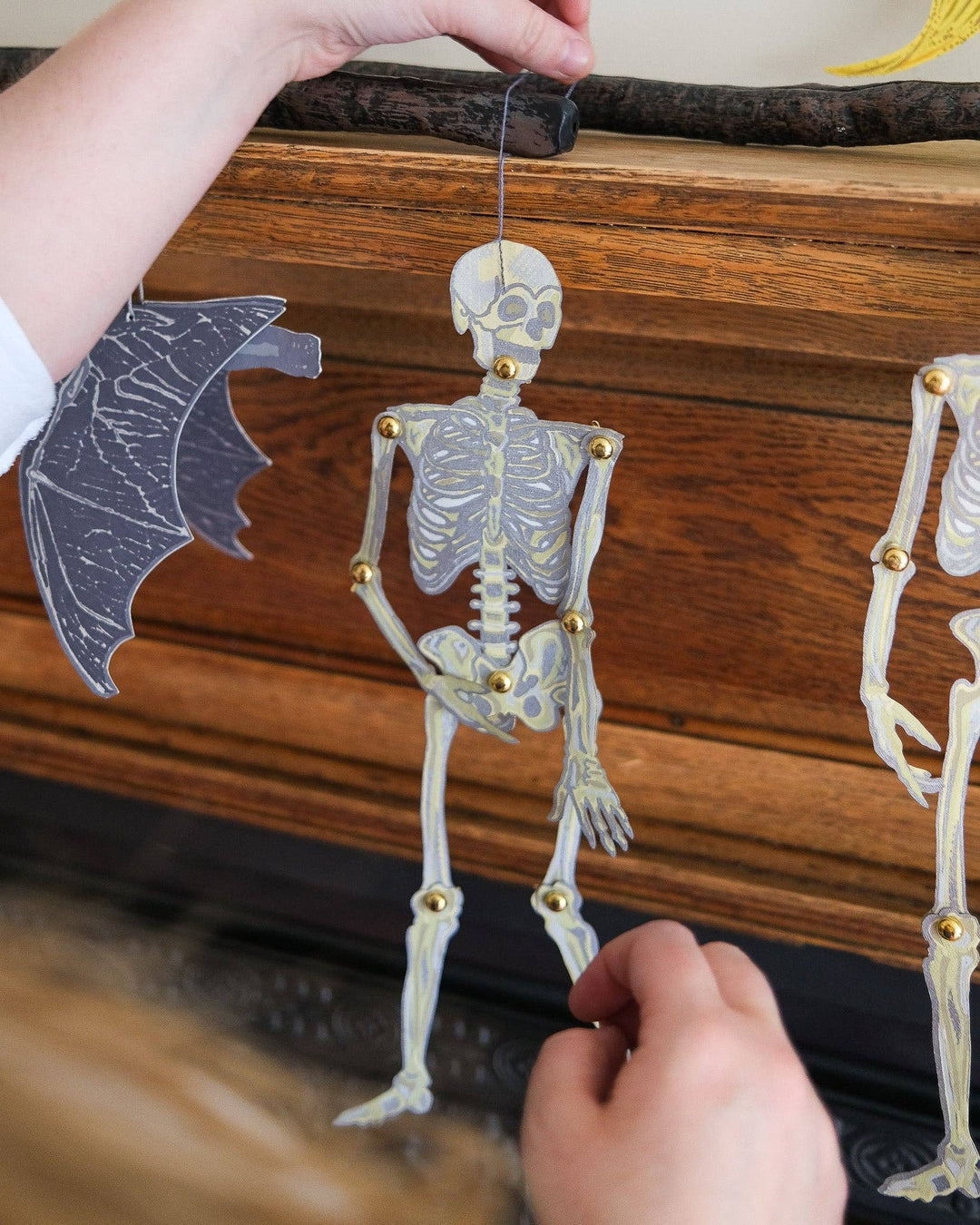 UK/EU: Dancing Skeletons Paper Ornaments - Violet Elizabeth -