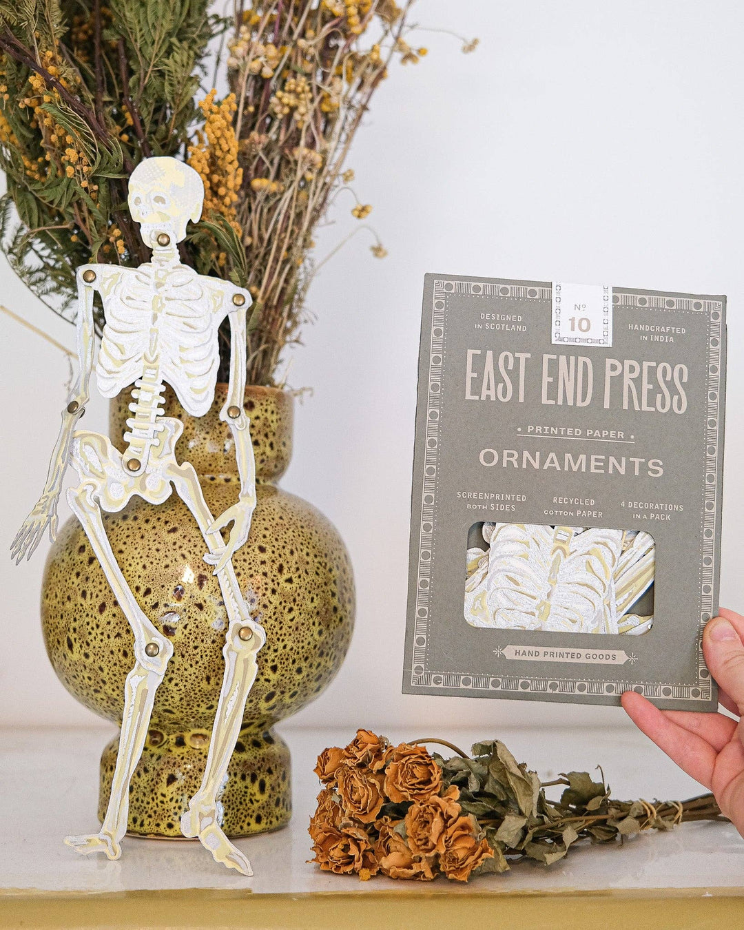 UK/EU: Dancing Skeletons Paper Ornaments - Violet Elizabeth -