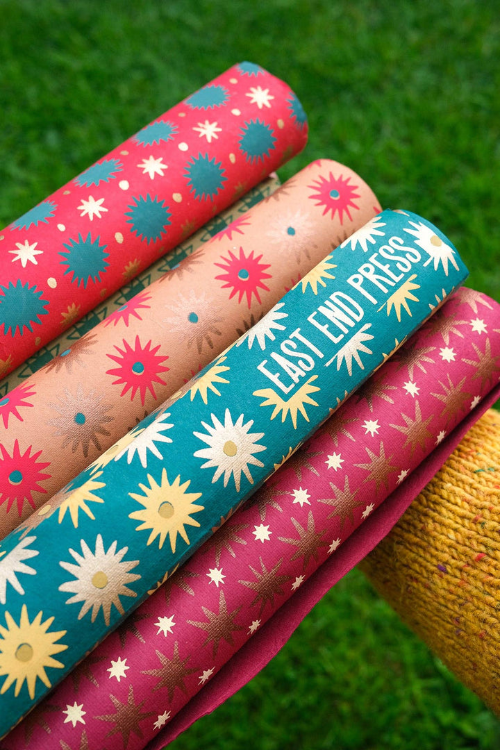UK/EU: Festive Gift Wrap: Winter's Bloom - Violet Elizabeth -
