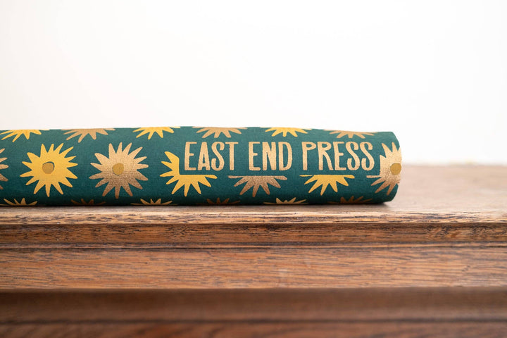 UK/EU: Festive Gift Wrap: Winter's Bloom - Violet Elizabeth -