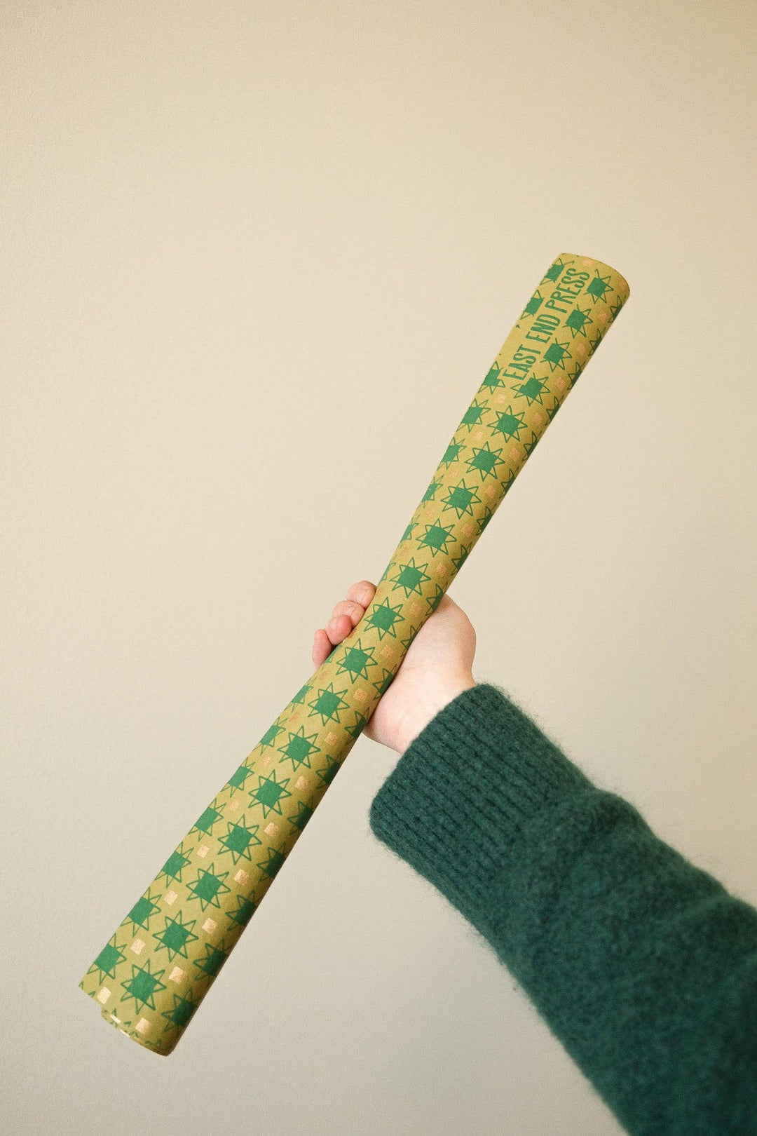 UK/EU: Festive Gift Wrap: Winter's Quilt - Violet Elizabeth -