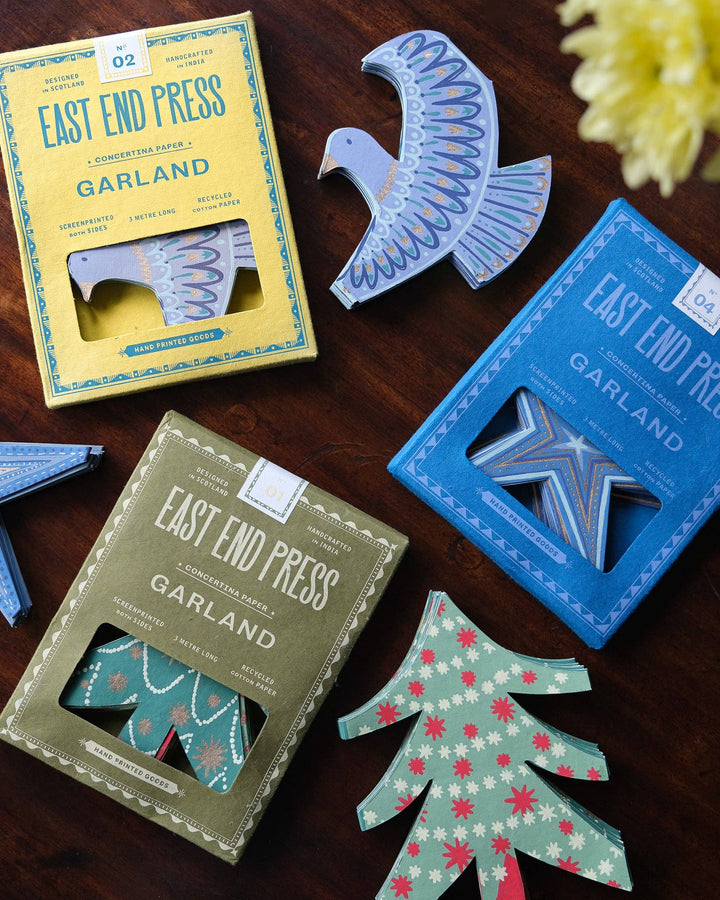 UK/EU: Stars Concertina Garland - Violet Elizabeth -