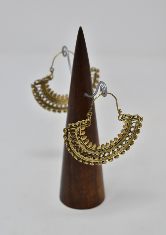 Seahorse tail brass earring - Violet Elizabeth
