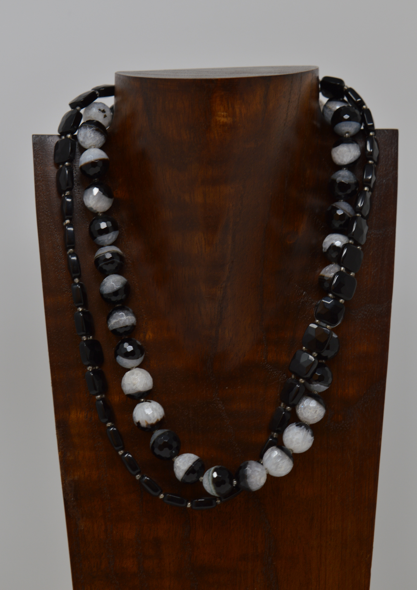 Black & White Agate Necklace - Violet Elizabeth