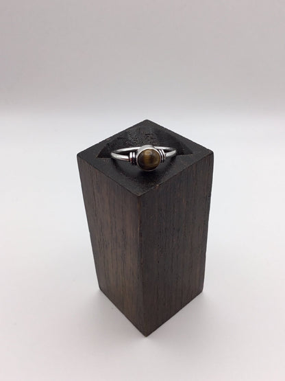 Captivating Stone Ring - Violet Elizabeth - Jewellery